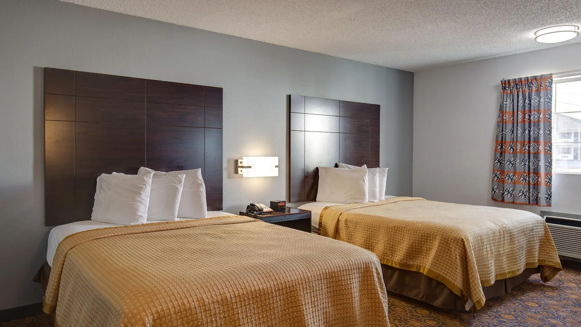 Hotel Howard Johnson By Wyndham Theatre District 2*