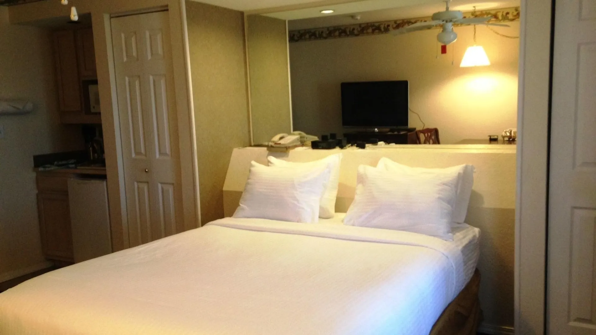 The At Fall Creek 3* Branson