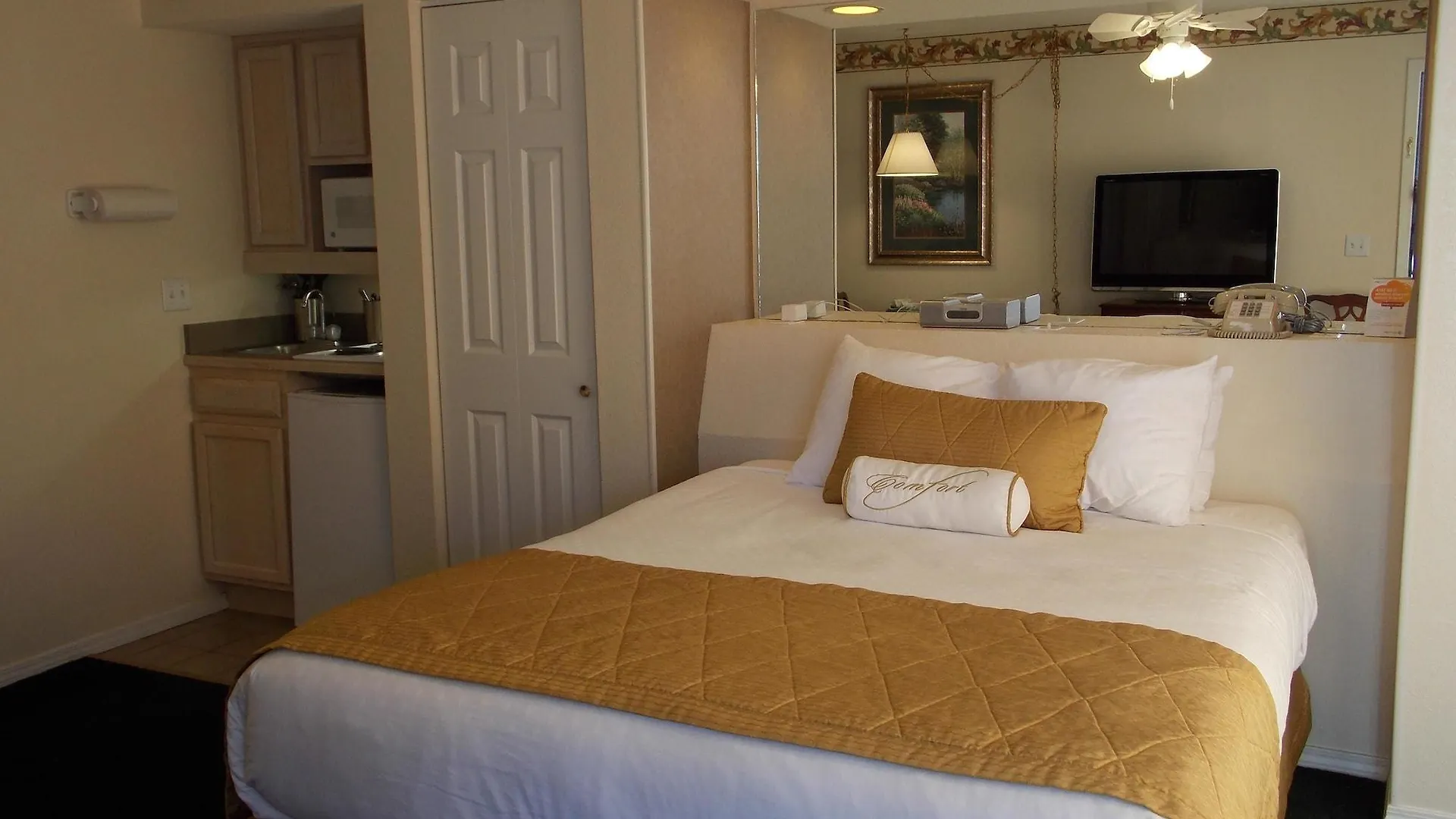 The At Fall Creek 3* Branson