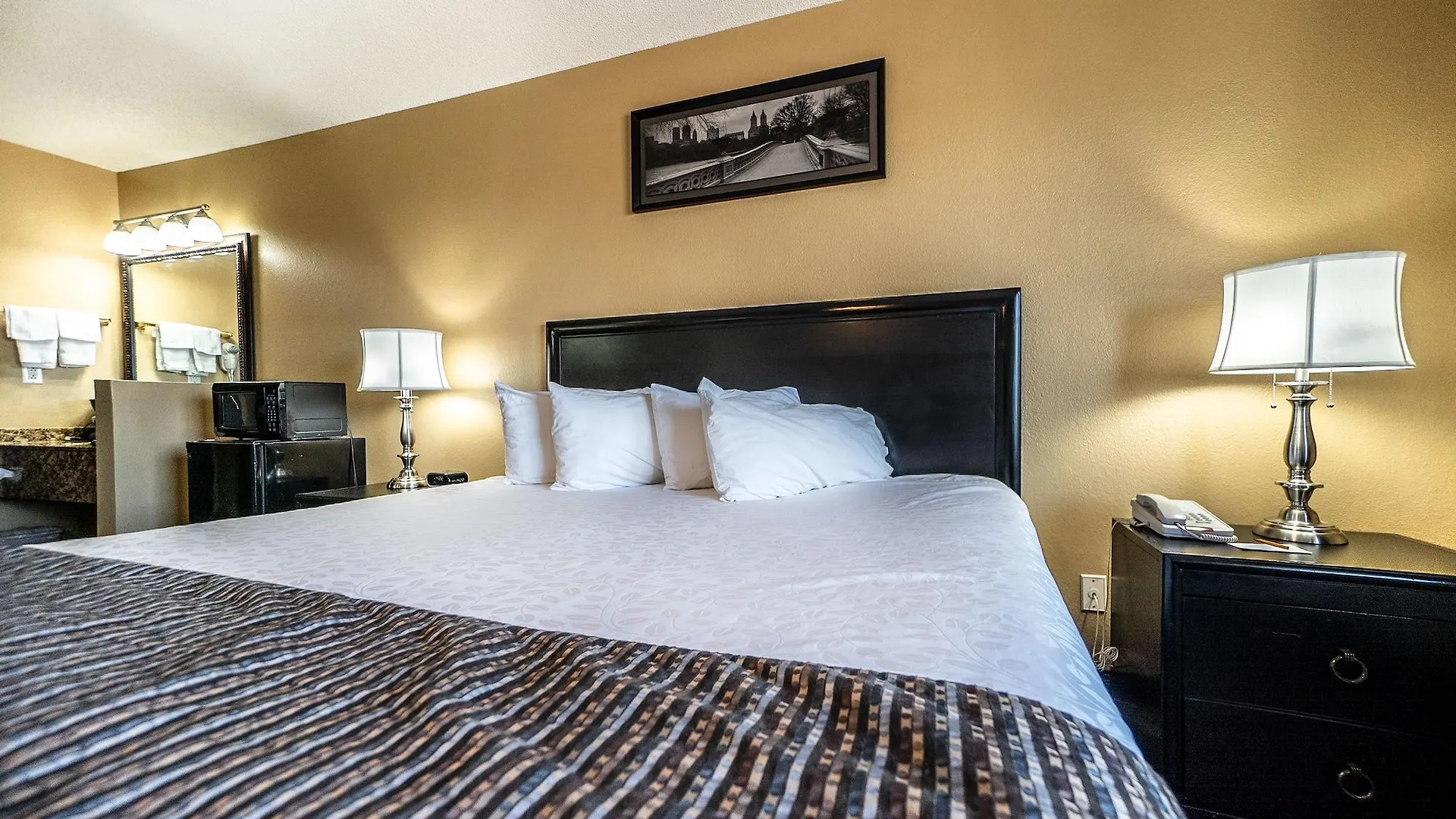 Otel The Stone Castle & Conference Center Branson