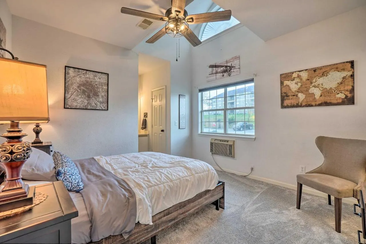 Serene Penthouse With Access And Views! בראנסון