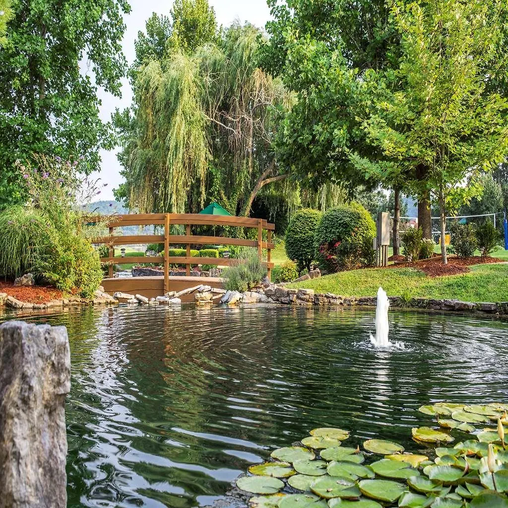 The At Fall Creek 3* Branson