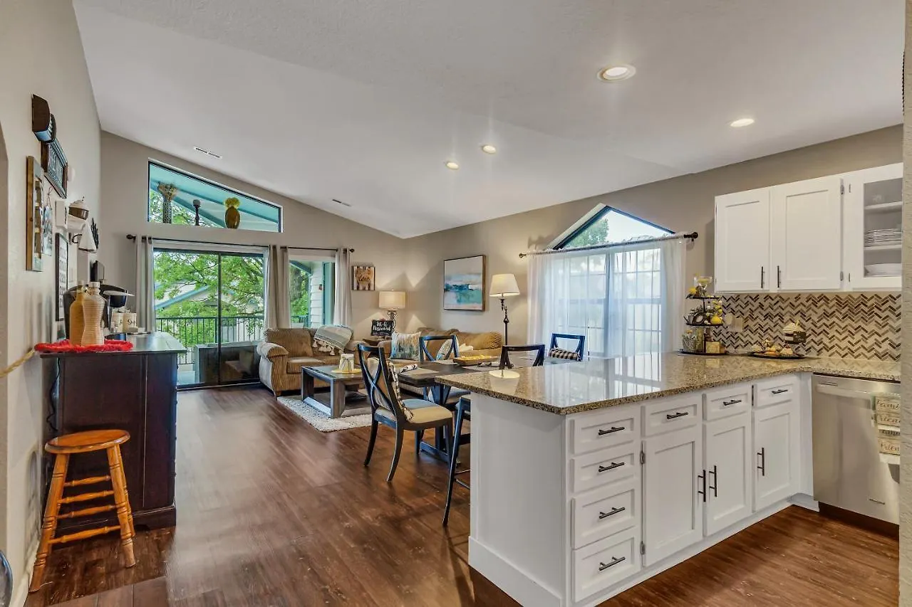 2 Bed Condo-the Greens At Thousand Hills-coffee Bar * Branson