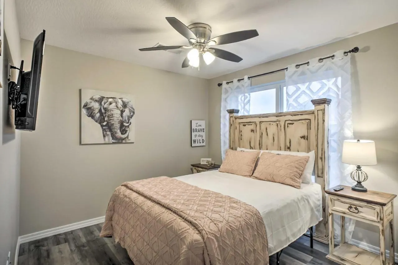 Chic Retreat About 4 Mi To Silver Dollar דירה *