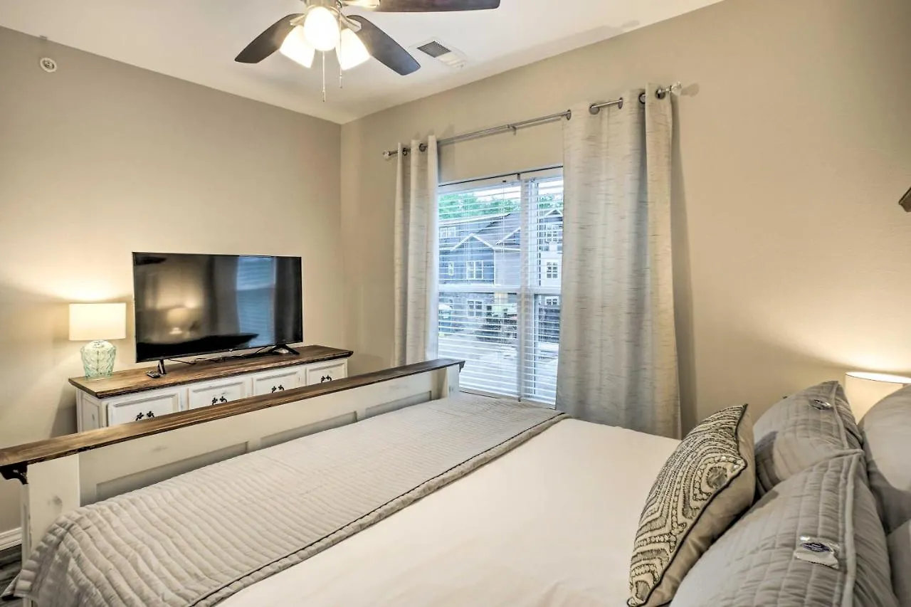 Chic Retreat About 4 Mi To Silver Dollar *