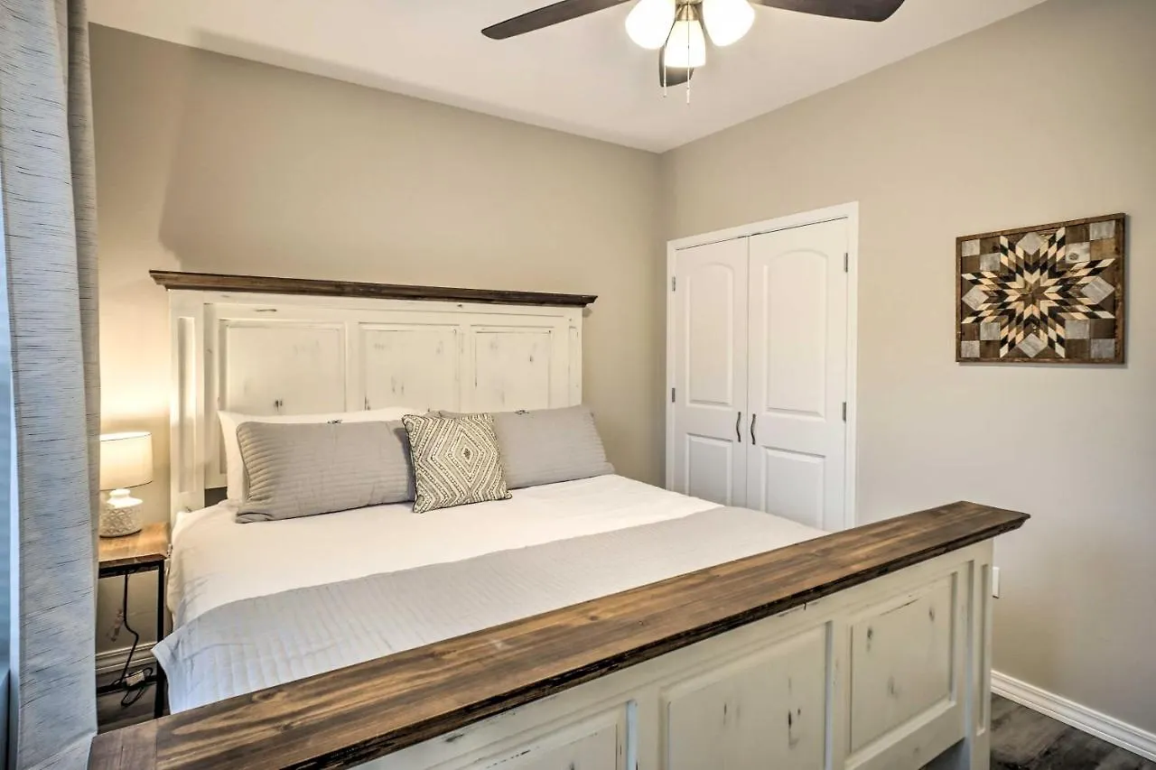 Chic Retreat About 4 Mi To Silver Dollar