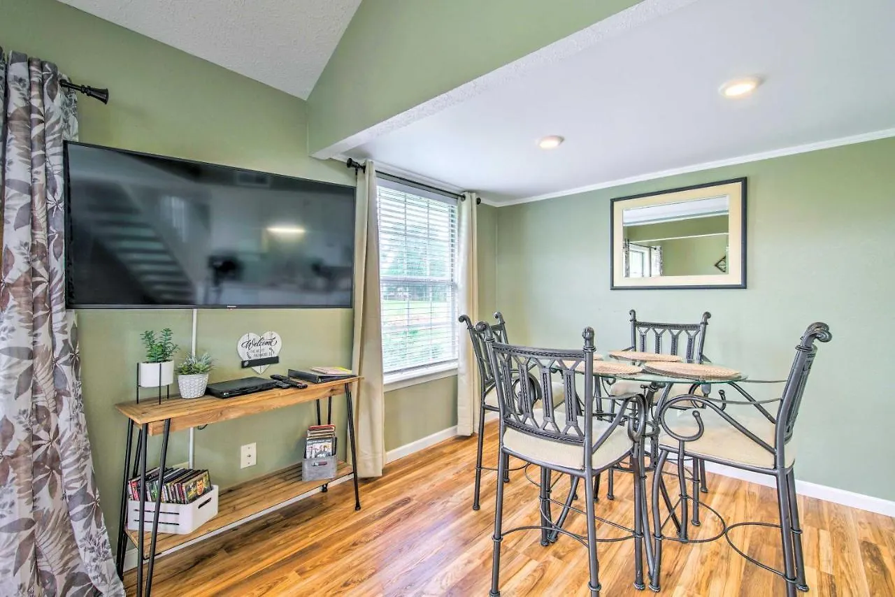 With Balcony - Hike, Boat And Explore! Apartamento Branson