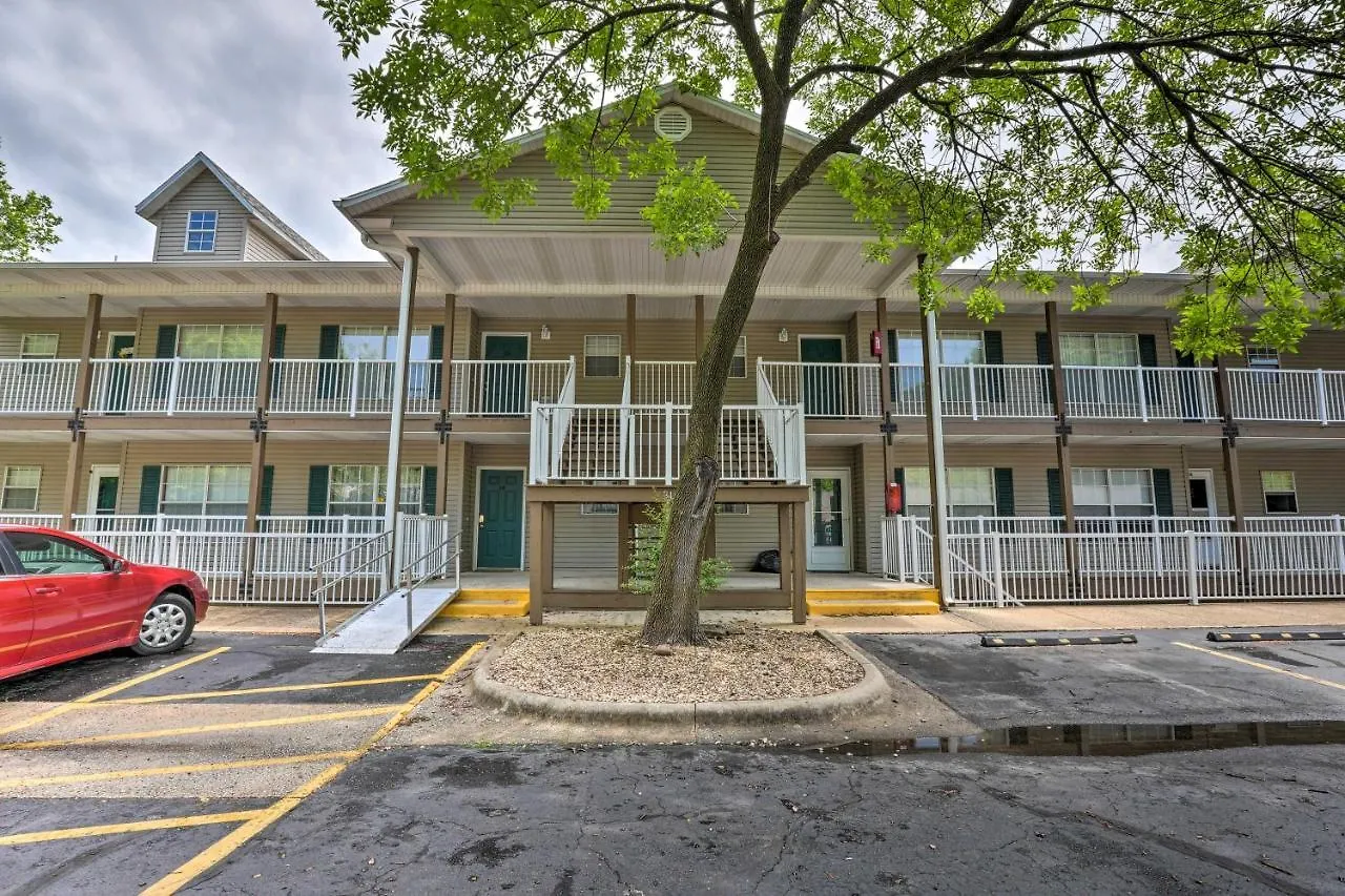 Sun-soaked Taneycomo With Furnished Patio Lägenhet Branson