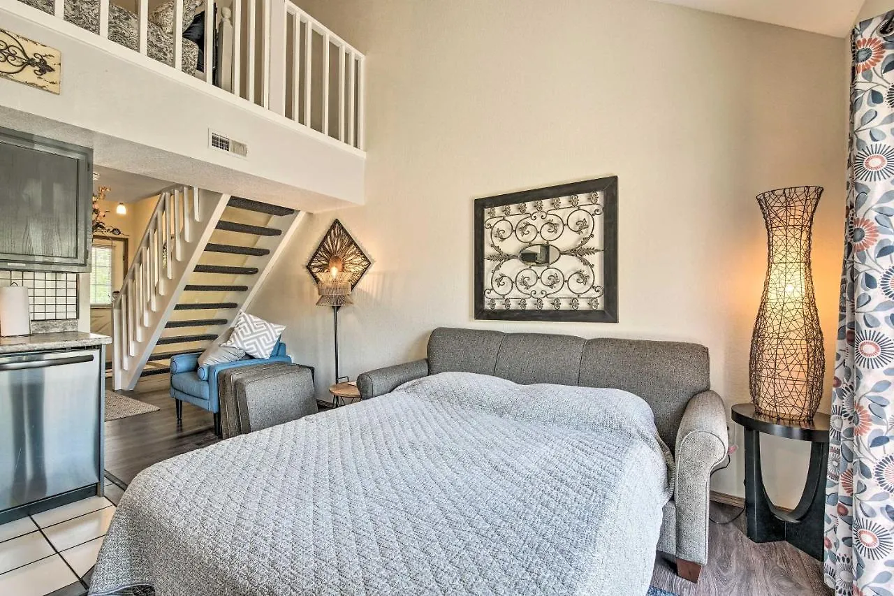 Cozy And Convenient With Balcony! برانسون
