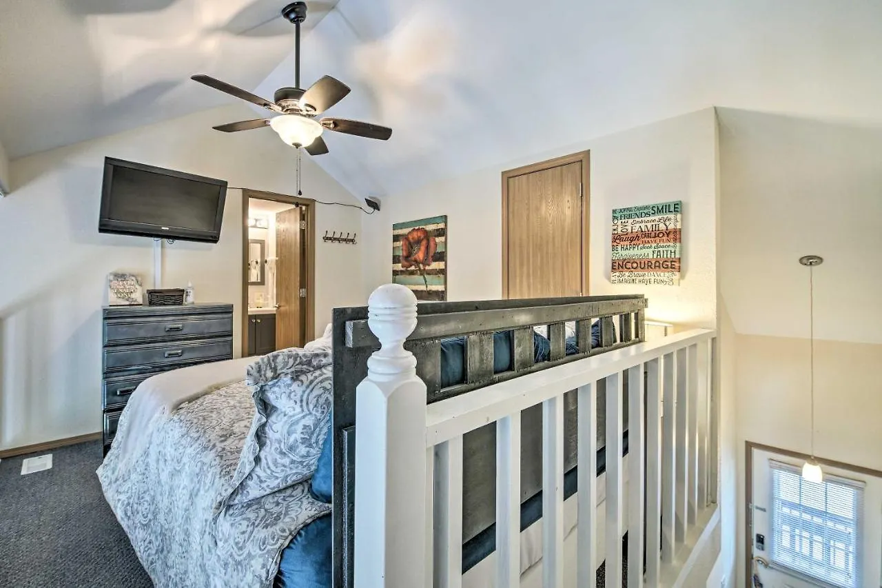 Cozy And Convenient With Balcony! برانسون
