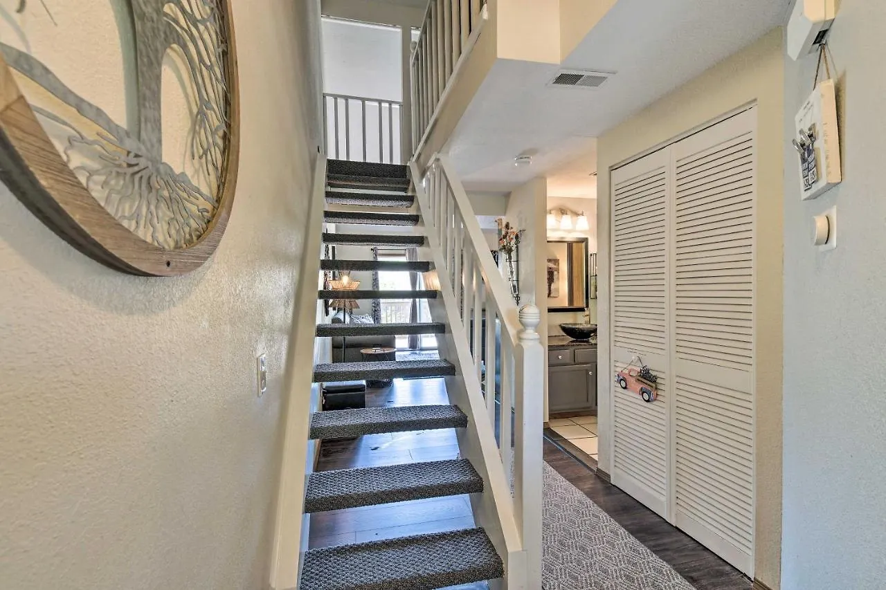 شقة Cozy And Convenient With Balcony! برانسون