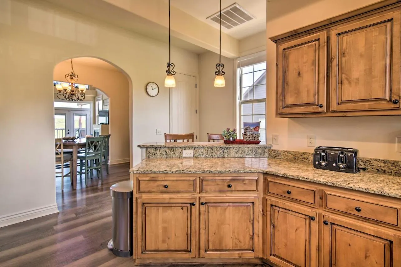 Luxe Retreat With Mtn Views And Pool Access! Apartment *