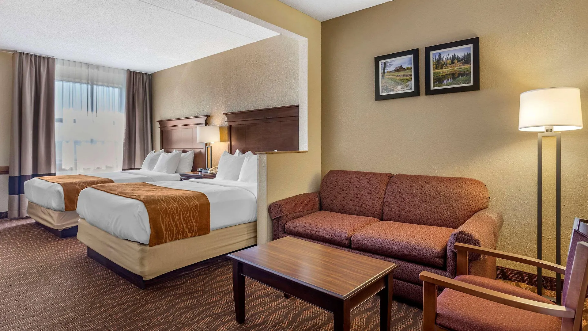 Comfort & Meadows Hotel