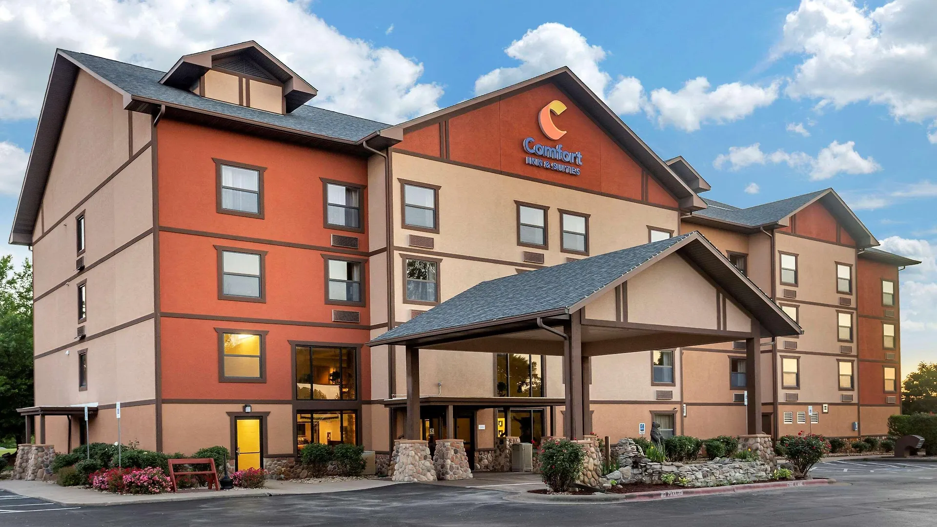 Hotel Comfort & Meadows 3*