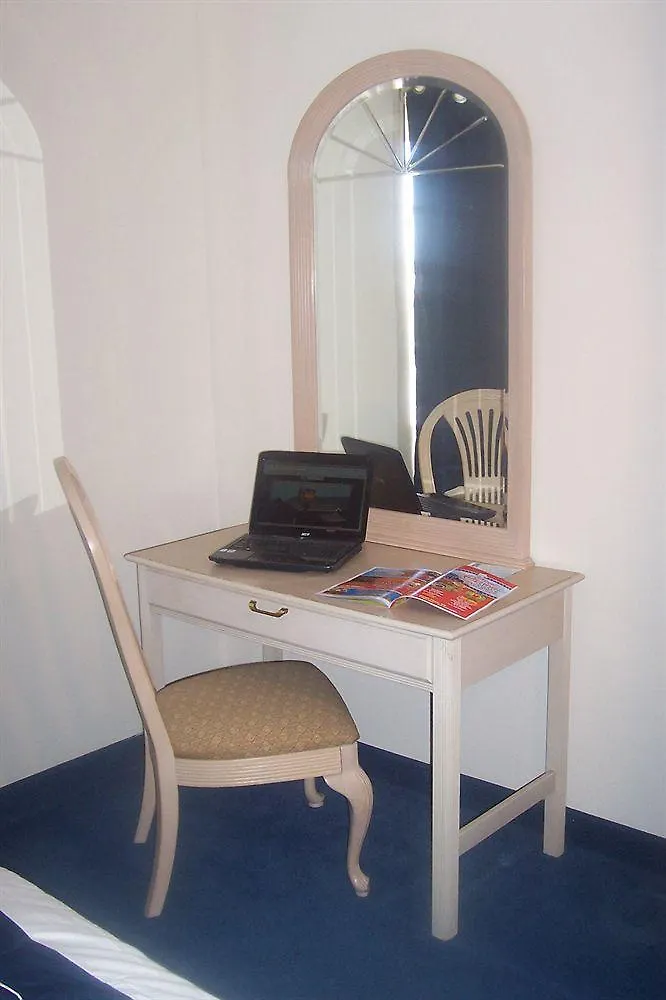 Rodeway Branson, Brick House 3*