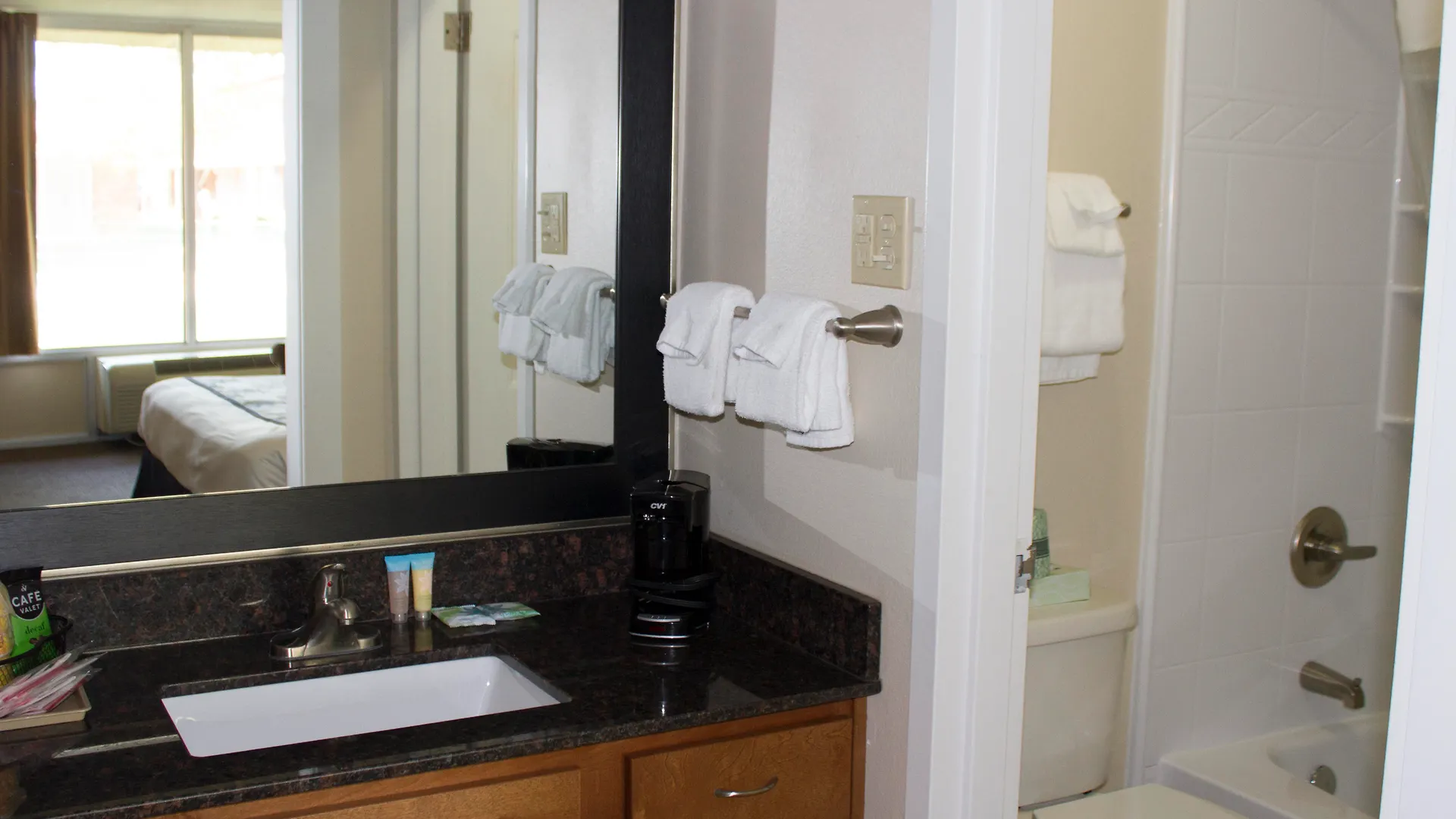 Red Lion & Hotel 3*