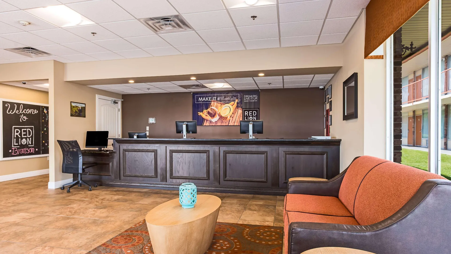 Hotel Red Lion & 3*