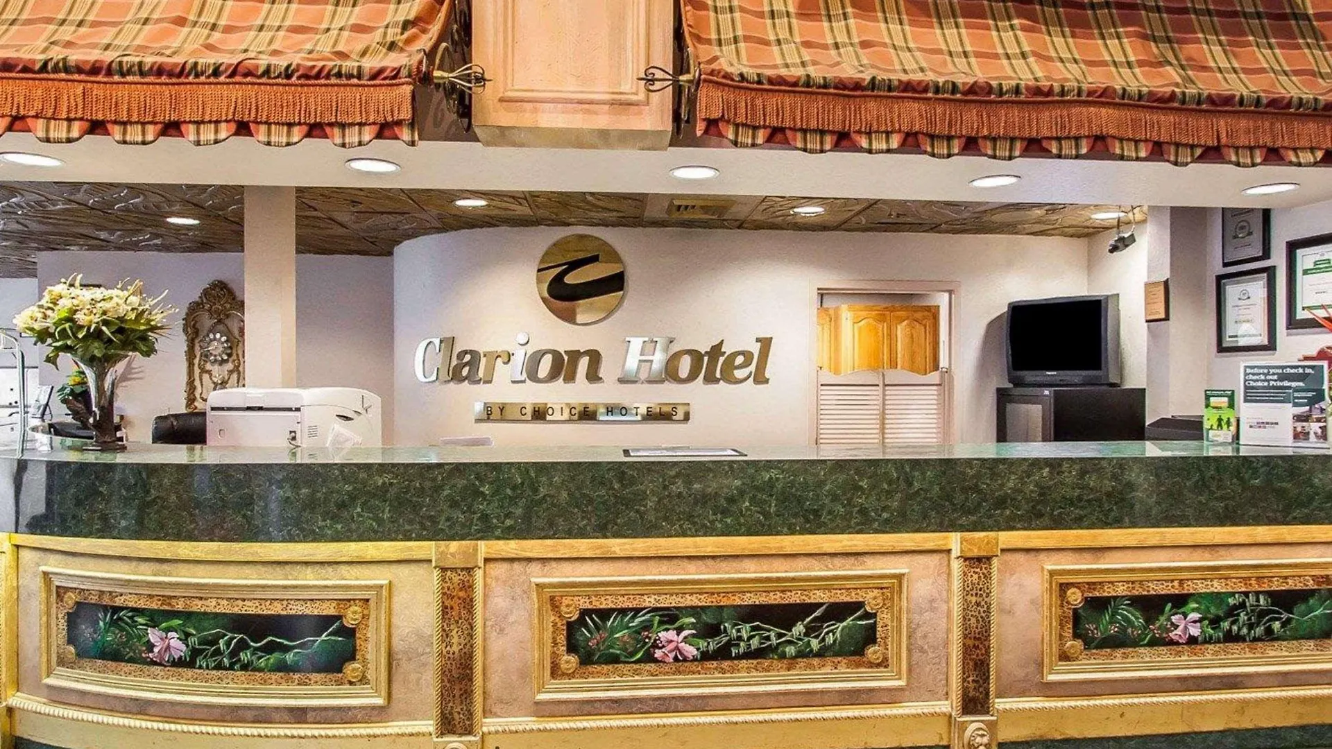 Clarion Hotel 3*