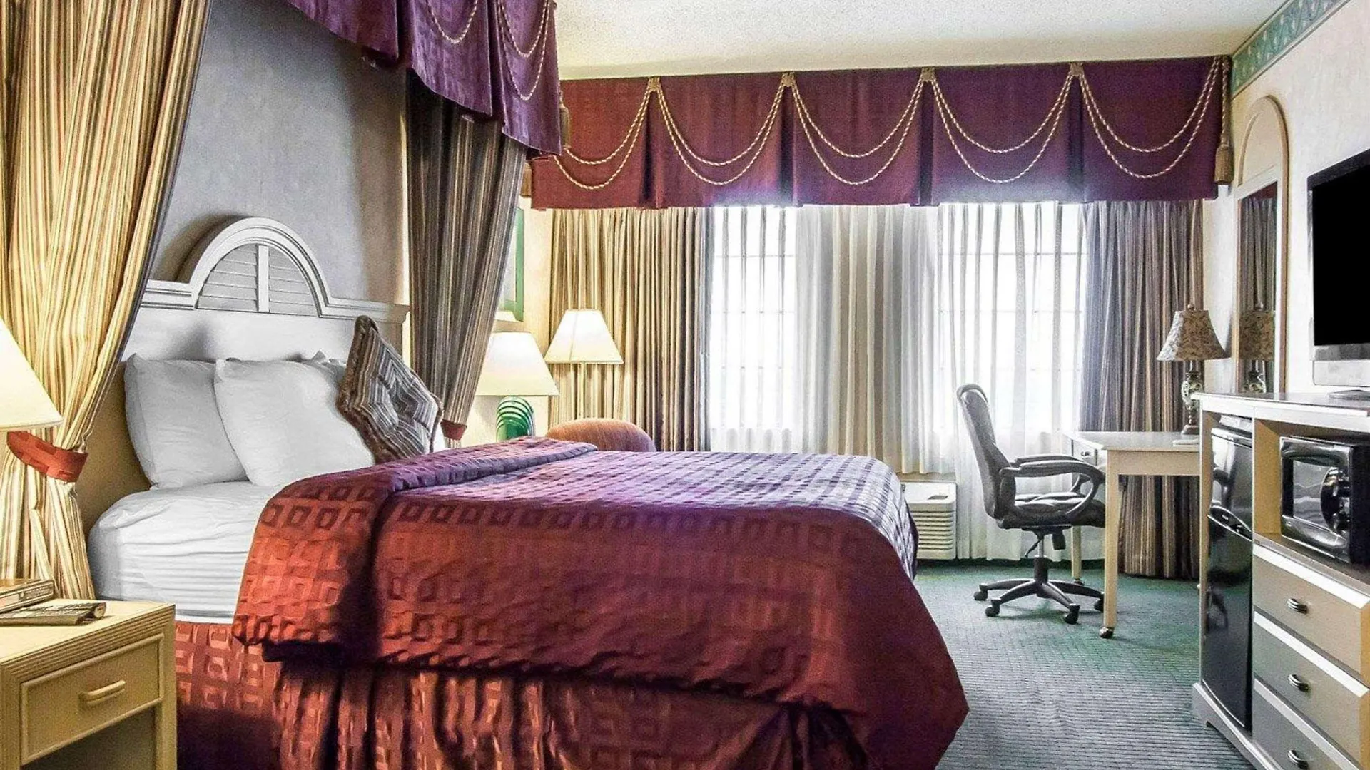 Clarion Hotel 3*