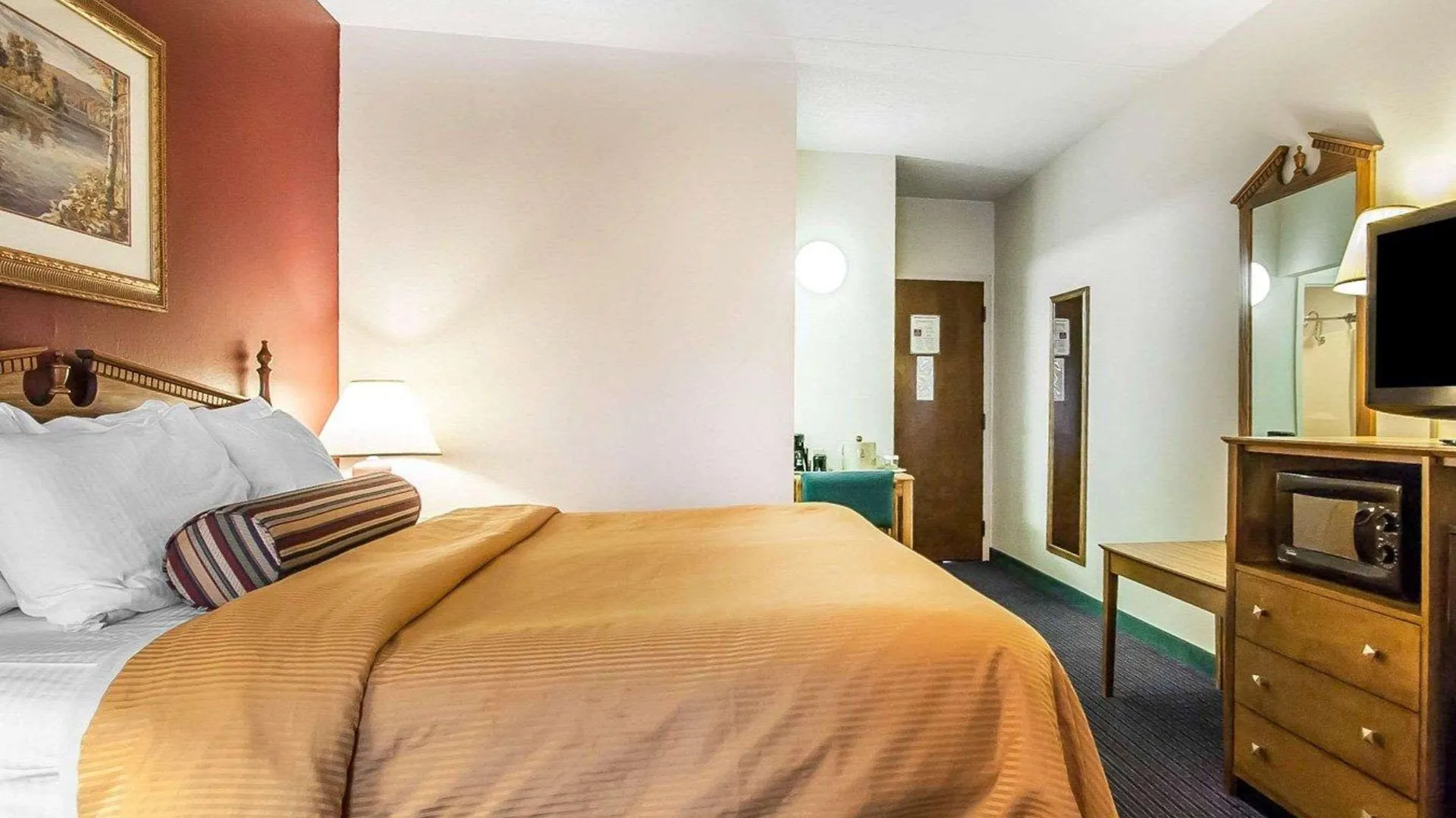Clarion Hotel 3*