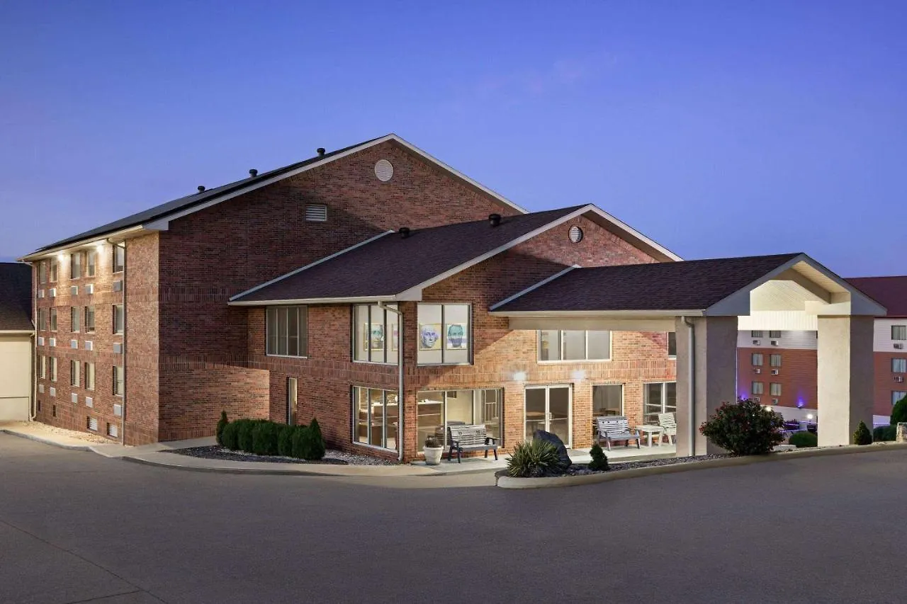 Otel Americinn By Wyndham & Conference Center 3*