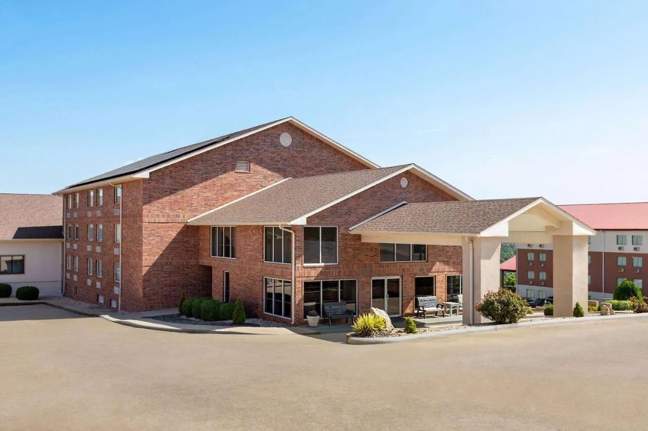 Americinn By Wyndham & Conference Center Otel 3*