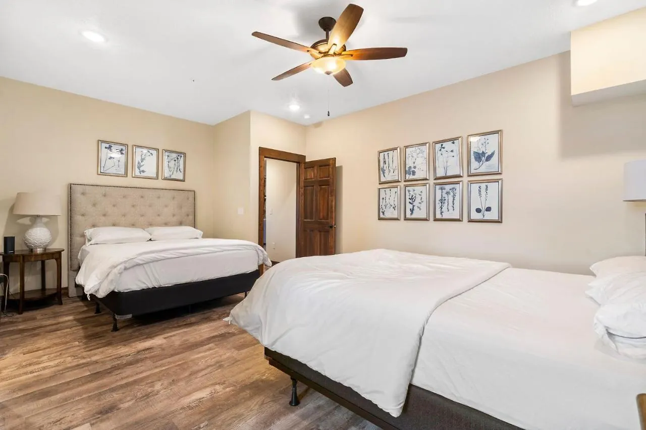 Holiday home Luxe Gaming Paradise W Breathtaking Views Indoor Pool Close To Sdc *