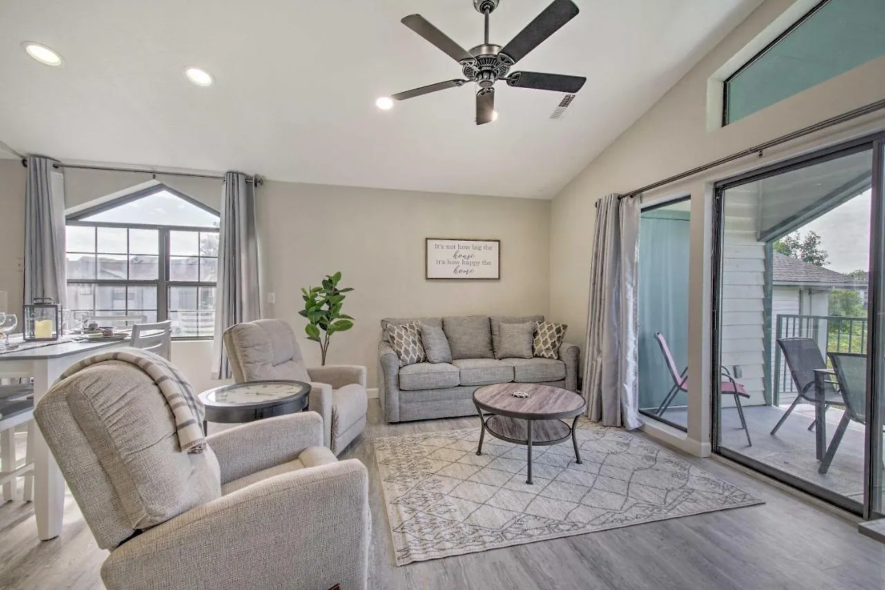 With Pool Access And Golf Course View! Lejlighed
