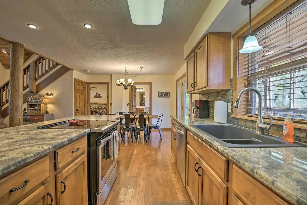 Cozy Rustic River Family Retreat Near Sdc!