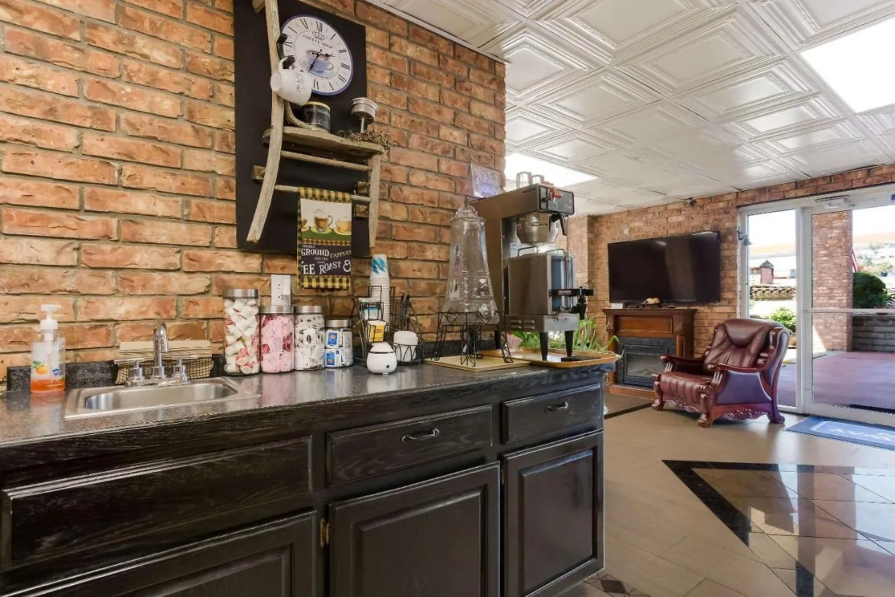 Rodeway Branson, Brick House Fogadó 3*