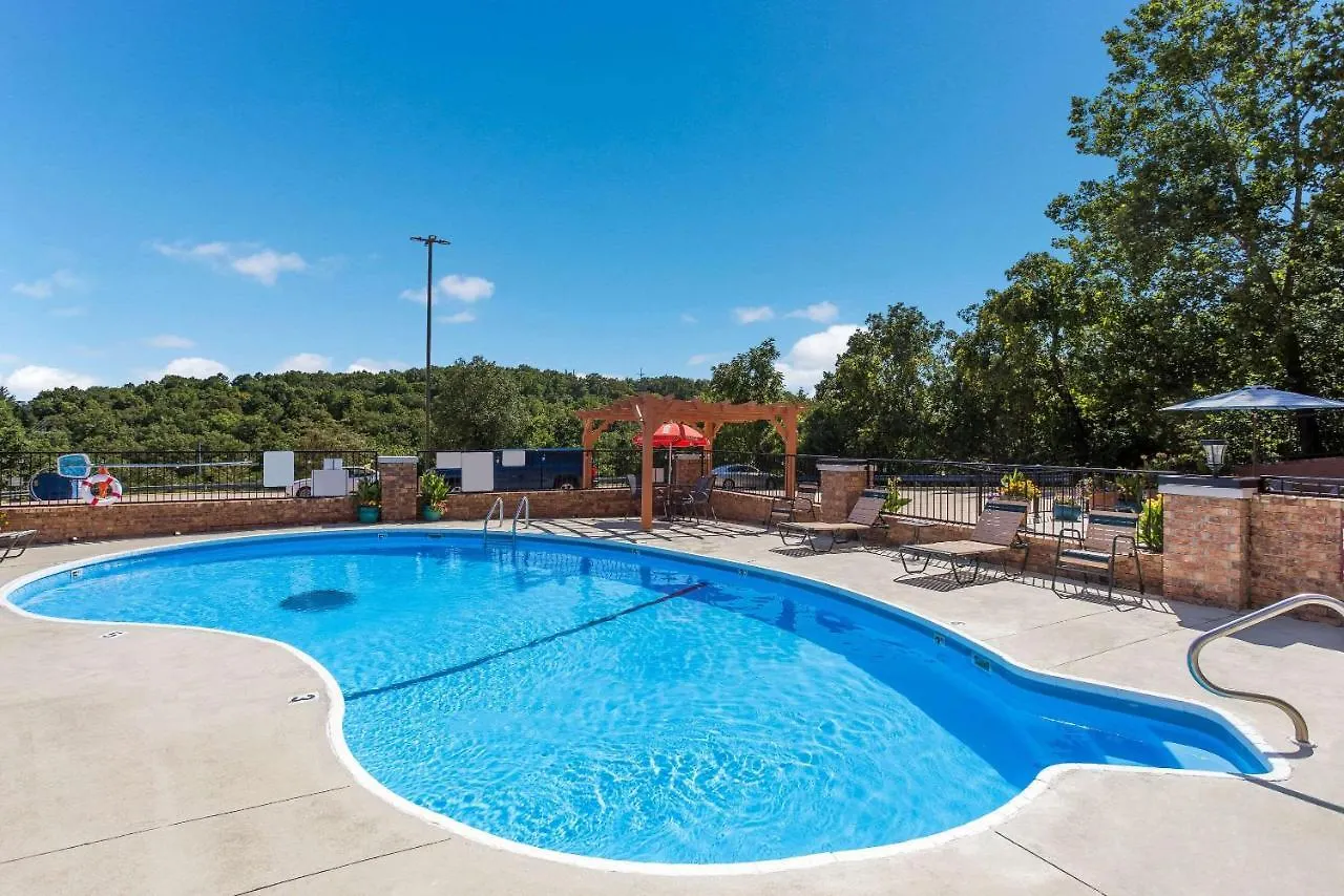 Rodeway Branson, Brick House 3*