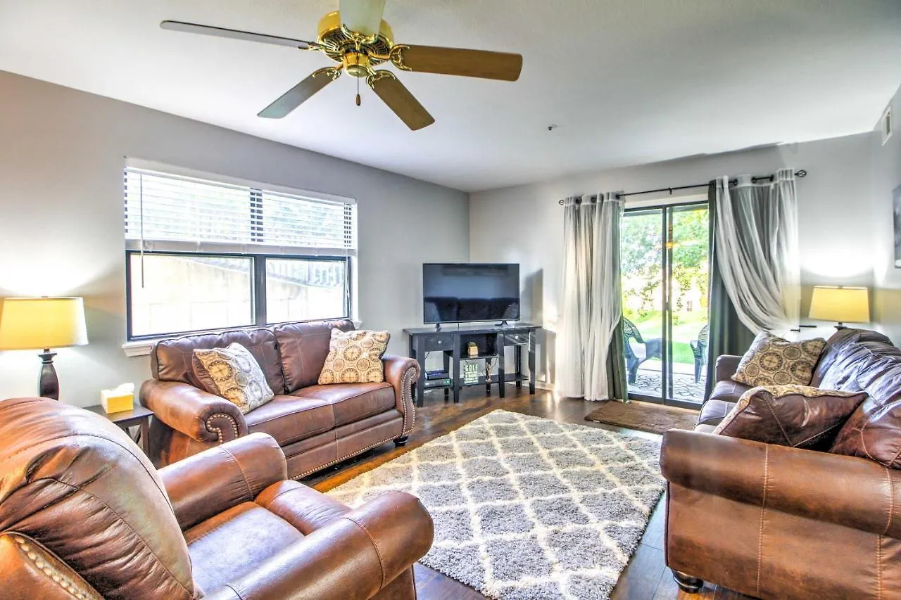 Cozy Pointe Royale Mins To Table Rock Lake! Appartamento