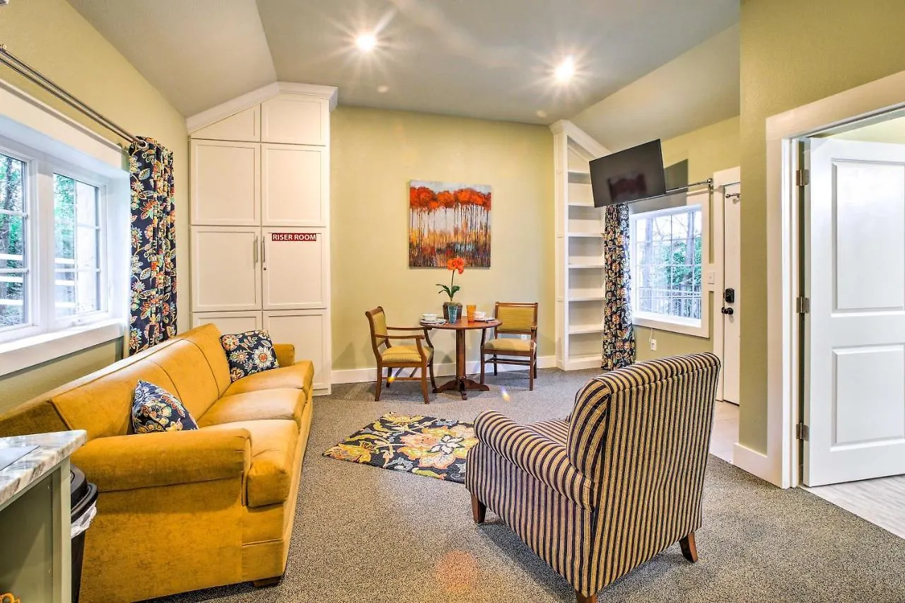 Welcoming Downtown With Pool Access! Casa de Férias Branson