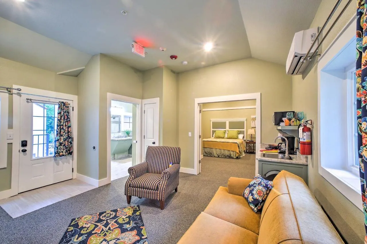 Casa de Férias Welcoming Downtown With Pool Access! Branson