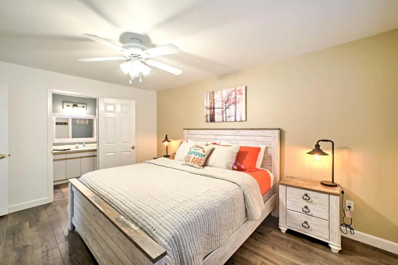 Walk-in Amenities, 3 Mi To Landing! Apartmán *