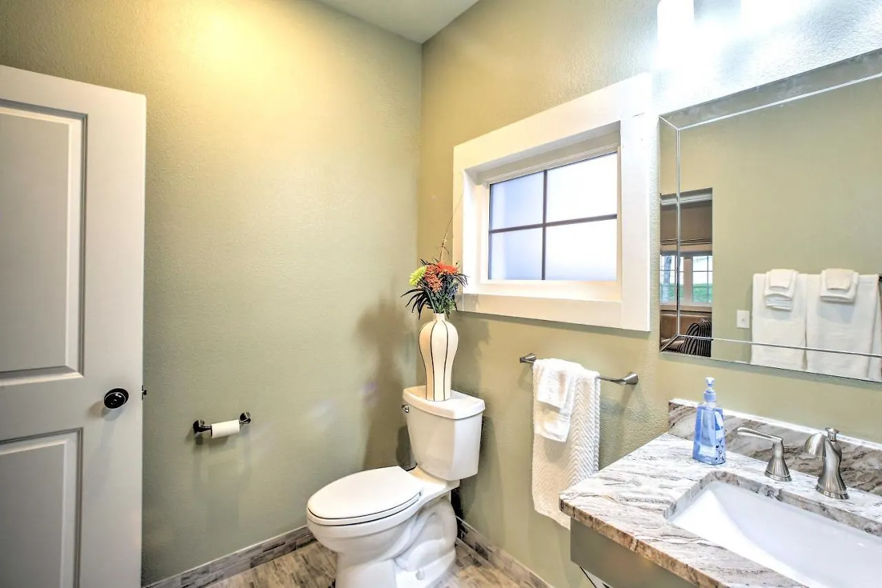 Welcoming Downtown With Pool Access! Casa de Férias *