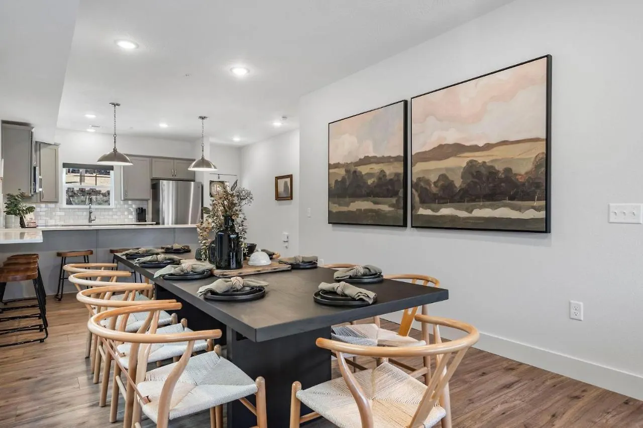 Lakeshore Living * Branson