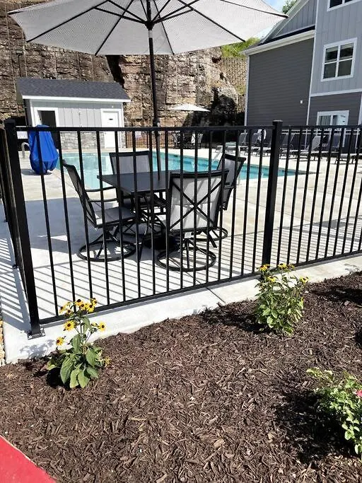 Branson's Newest Gem: View Condo,patio & Pool * Branson