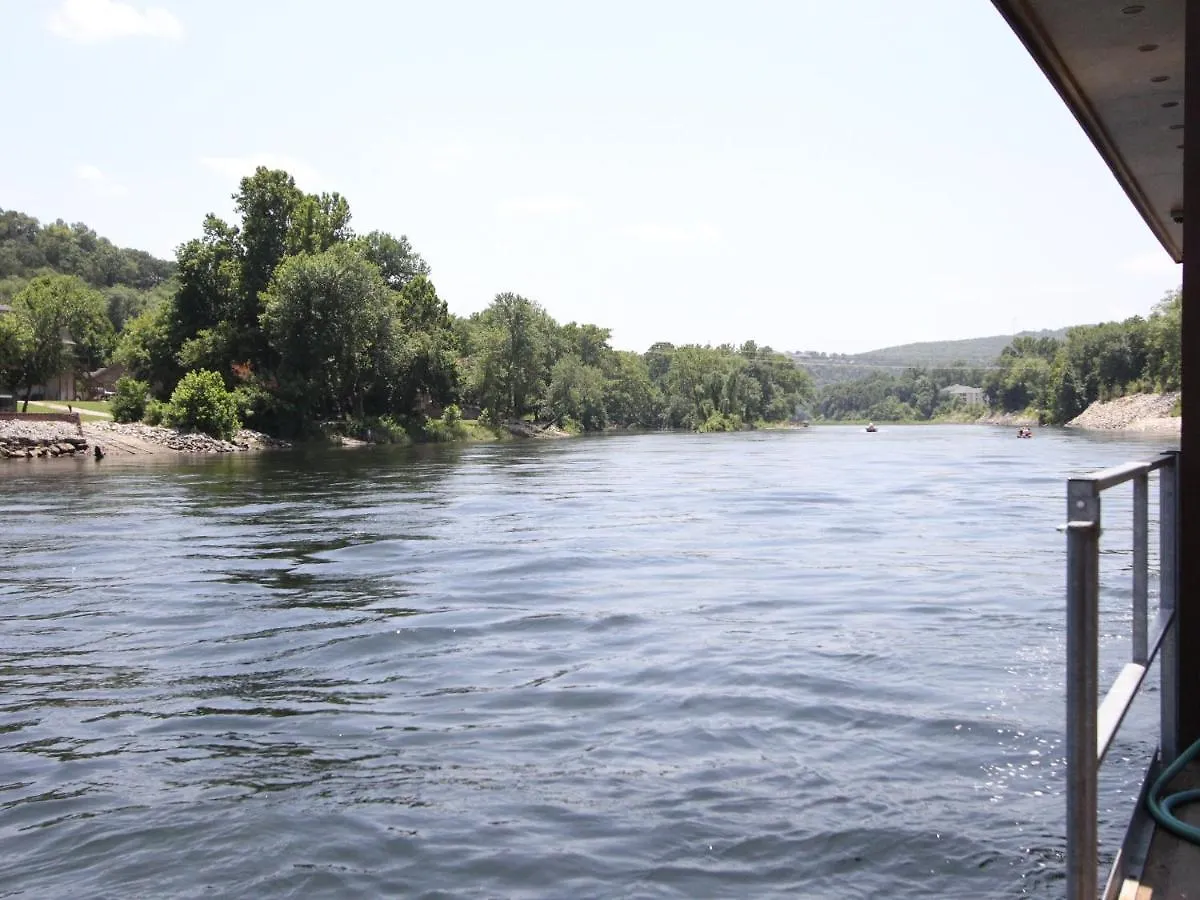 Tuscany On Taneycomo Branson