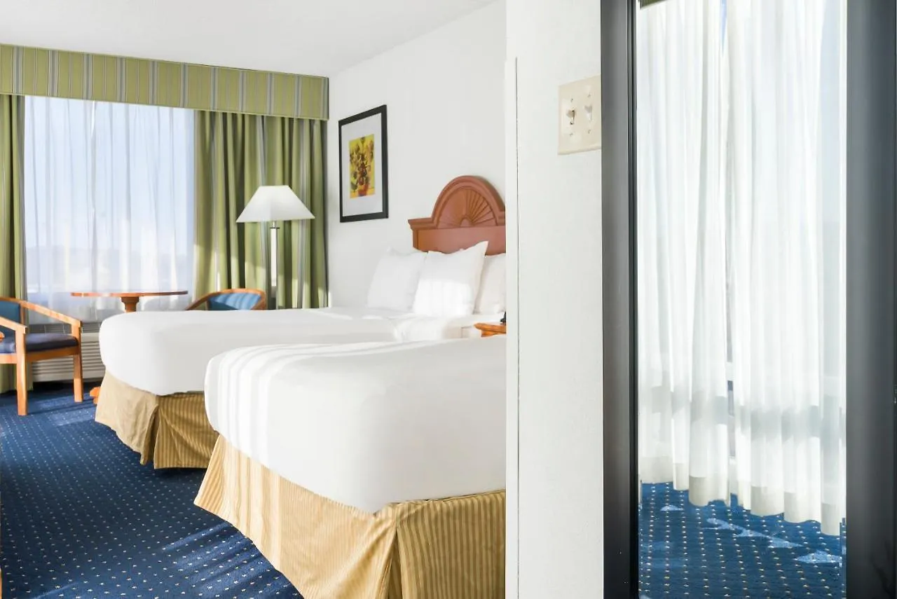 Thousand Hills Hotel 4*