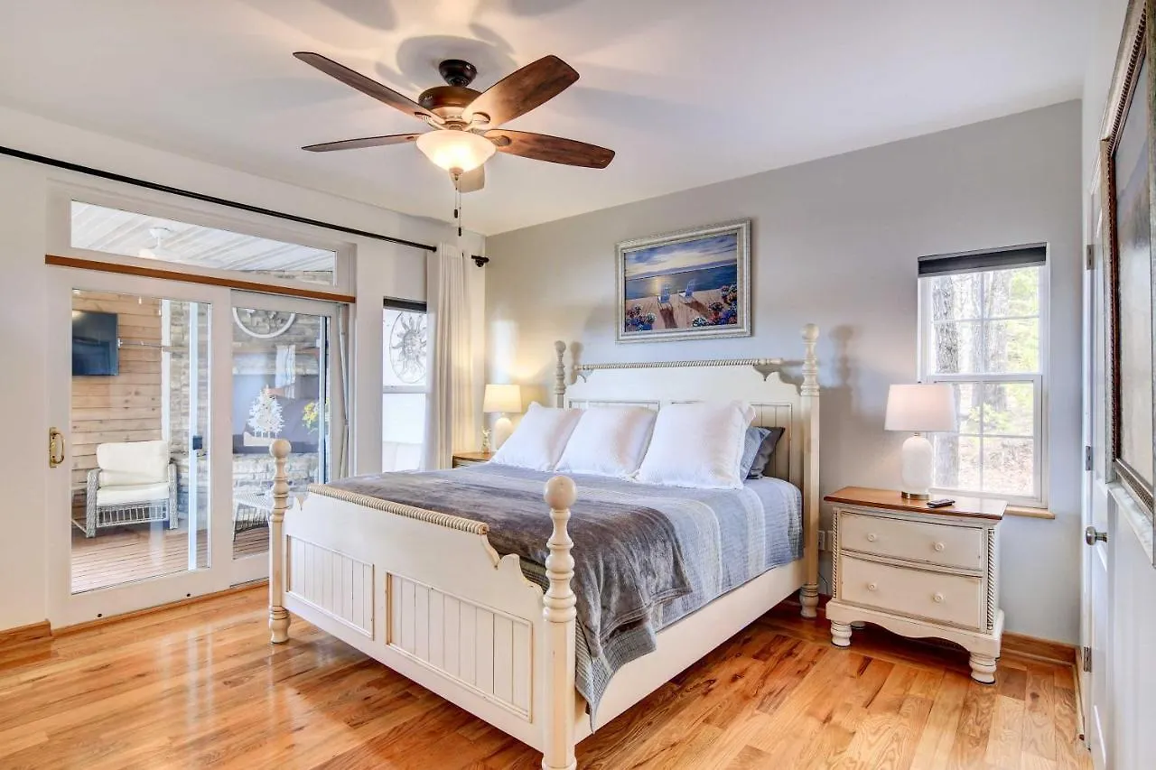 Secluded Escape With Pool And Game Room! Vakantiehuis Branson