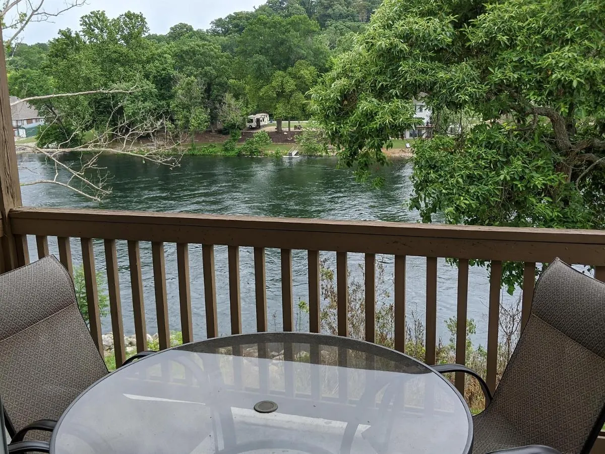 Waterway - Balcony View Of Taneycomo -- Blocks To Marina And Boat Rentals!! Apartment *
