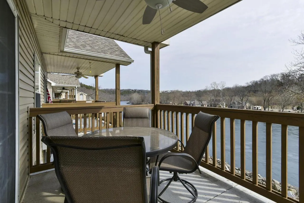 Waterway - Balcony View Of Taneycomo -- Blocks To Marina And Boat Rentals!! *