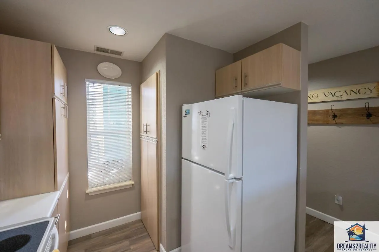 3br Updated Walk-in - Near The Strip - Free Tickets Included - Ch4-4 *