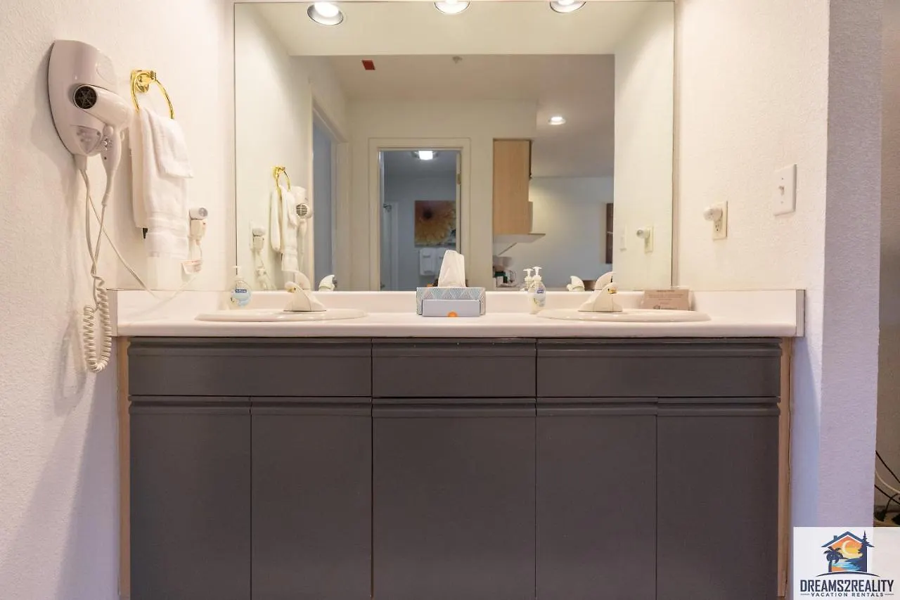 Casa de Férias 1br Walk-in With 2 Person Jacuzzi Tub - Near The Strip - Free Tickets Included - Ch5-3 *