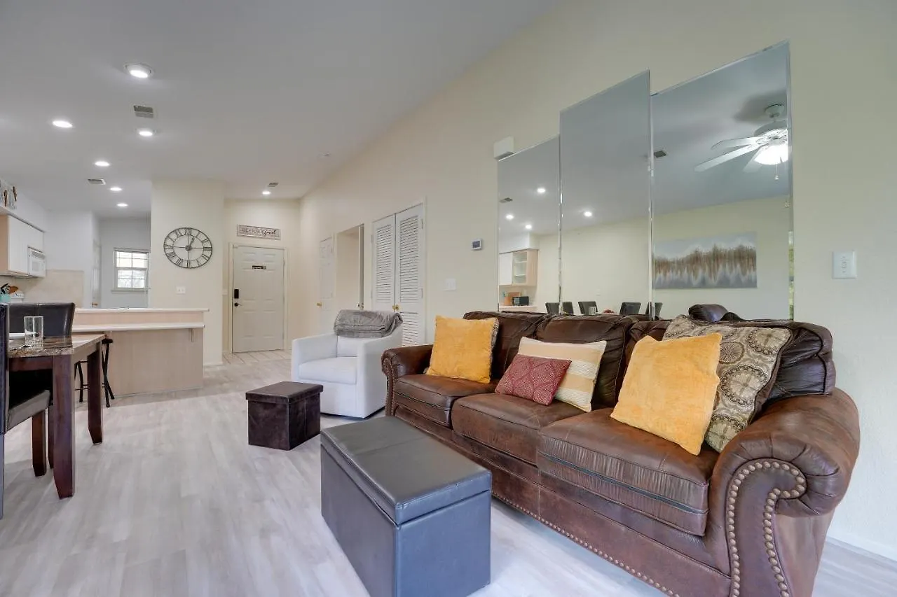Apartment Hills With Balcony And Pool Access *