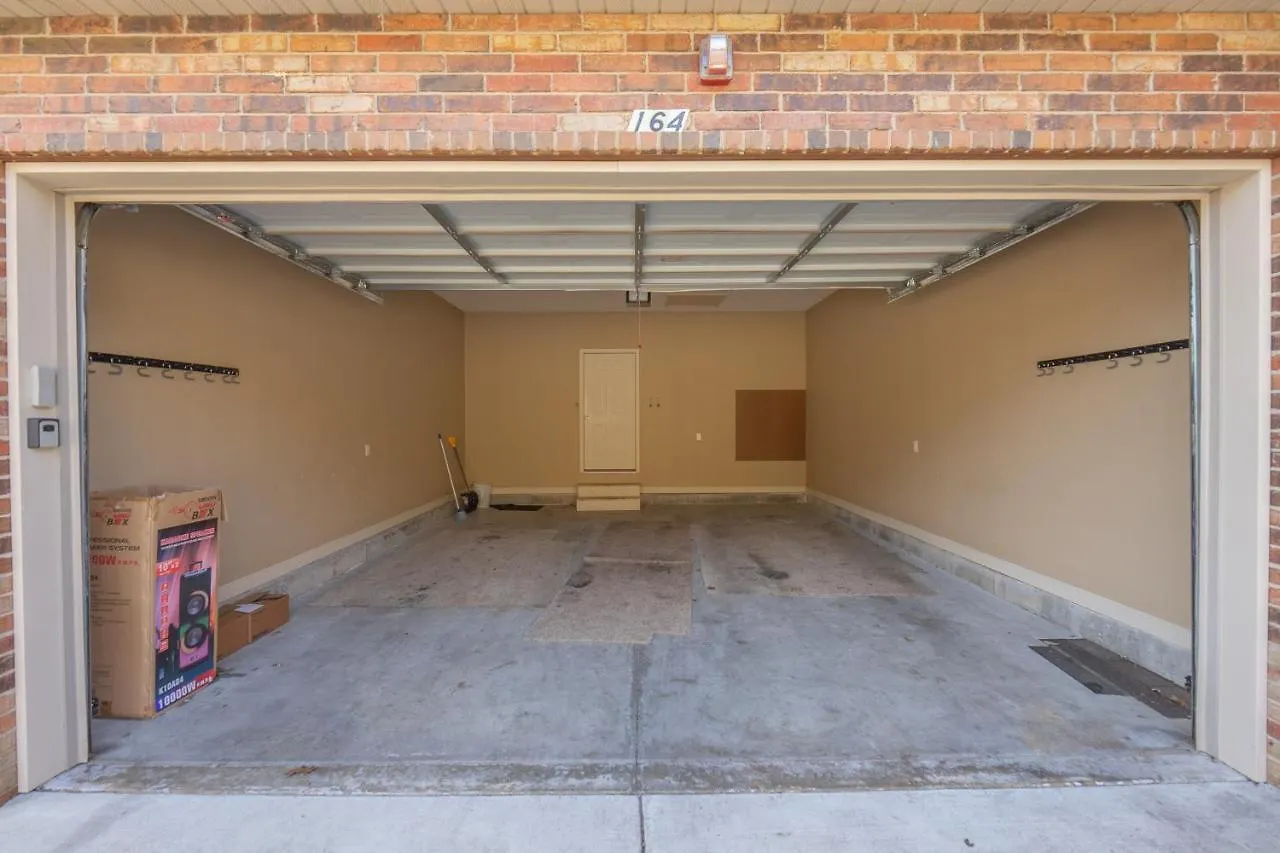 4br Walk-in - Pool Table - Hot Tub - Fire Pit - Free Tickets Included - Dv164