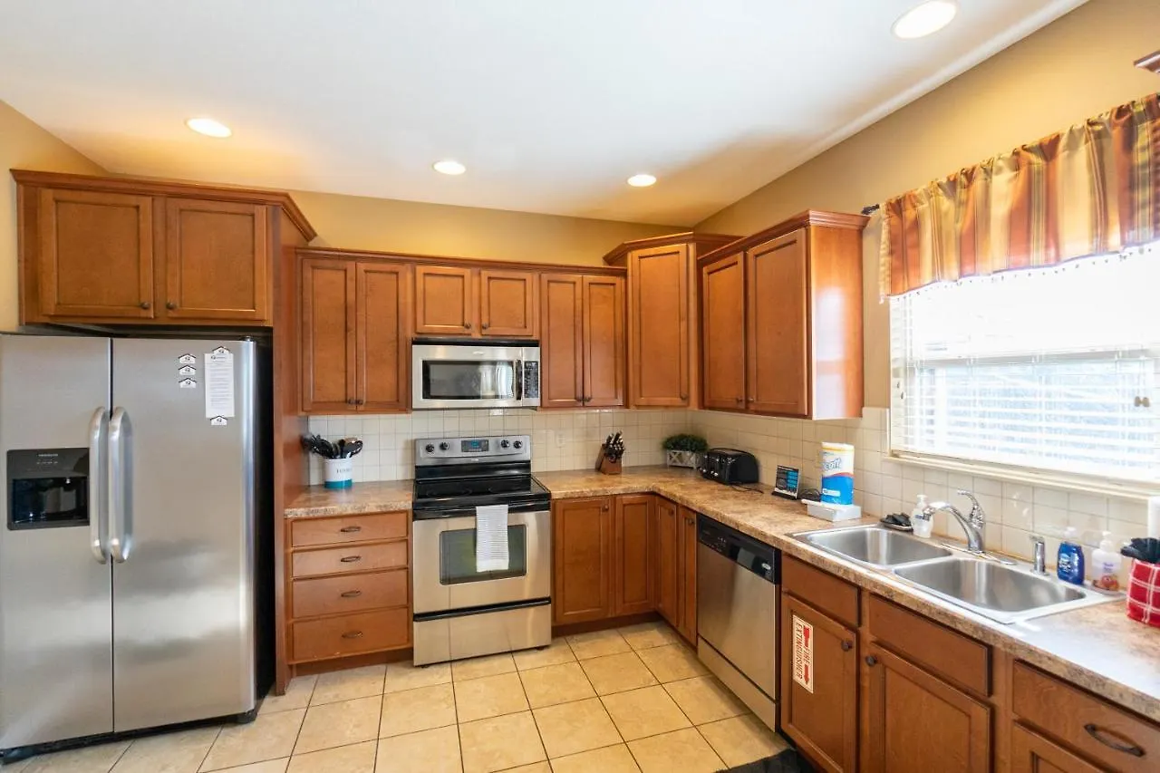 Apartamento 4br Walk-in - Pool Table - Hot Tub - Fire Pit - Free Tickets Included - Dv164