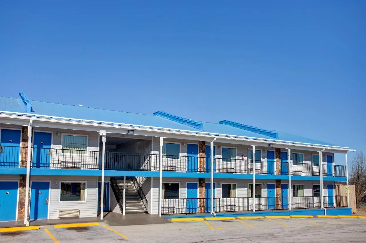 Hotel 6 Branson, Mo 2*