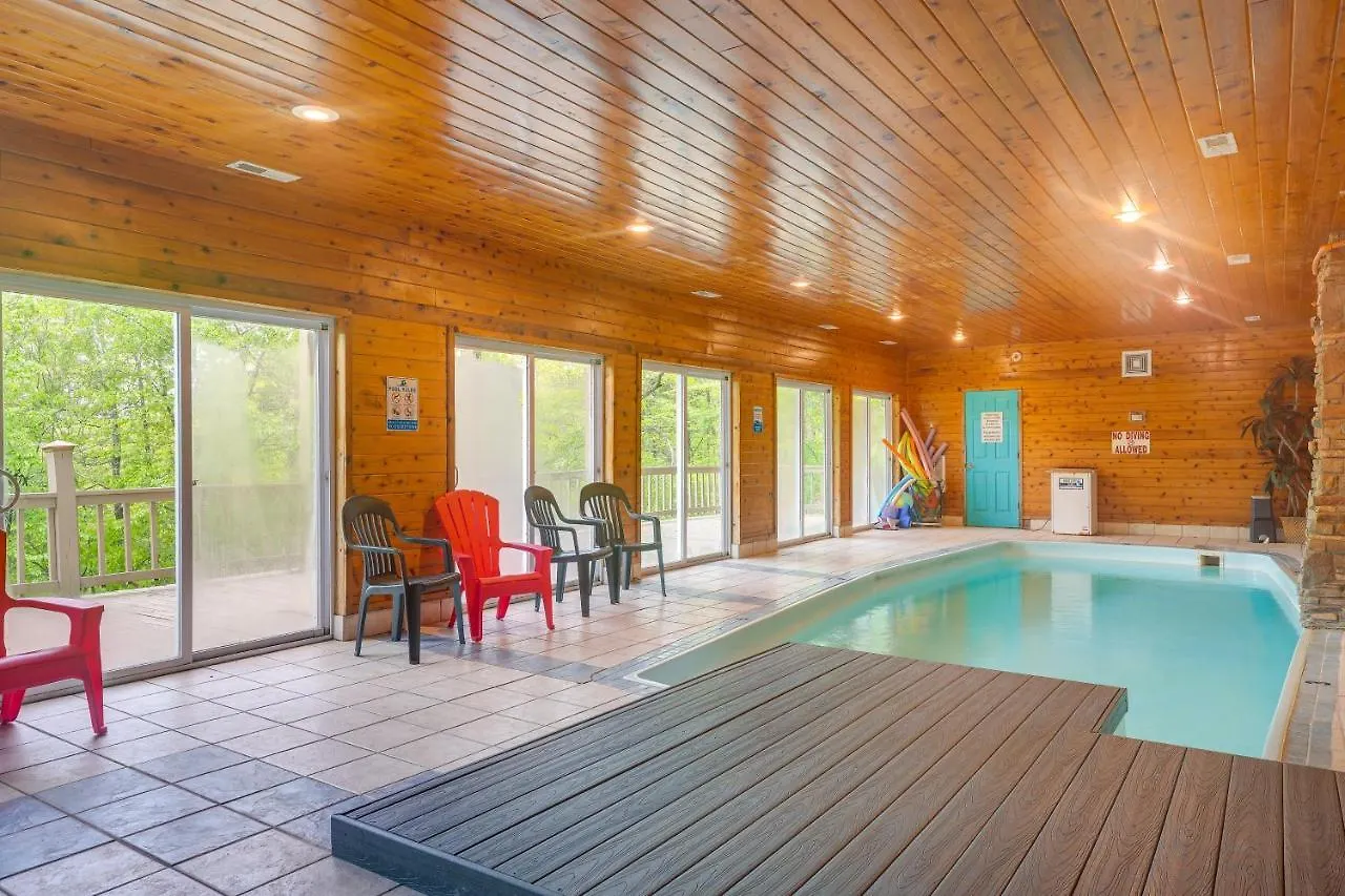 Ferienhaus With Indoor Pool And Basketball Court! Branson